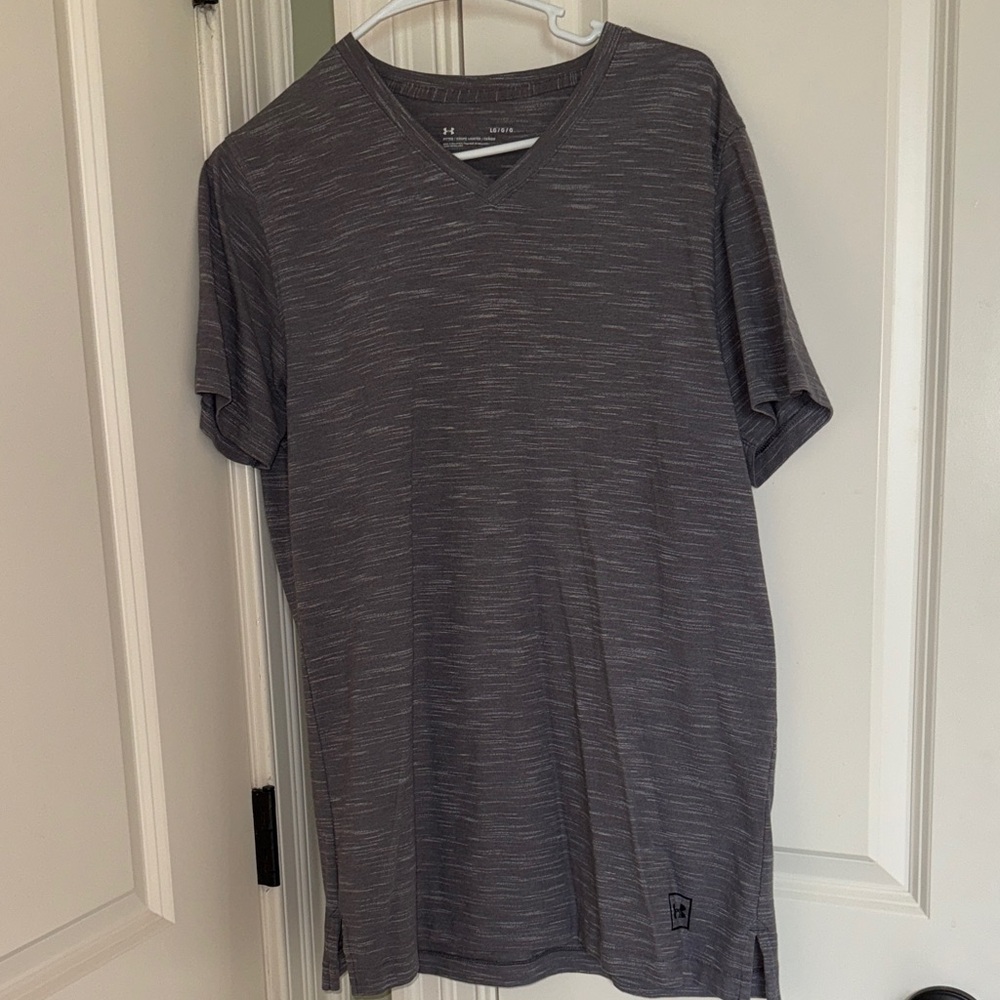 Under Armour Men's Heathered Charcoal V-Neck Performance Tee
